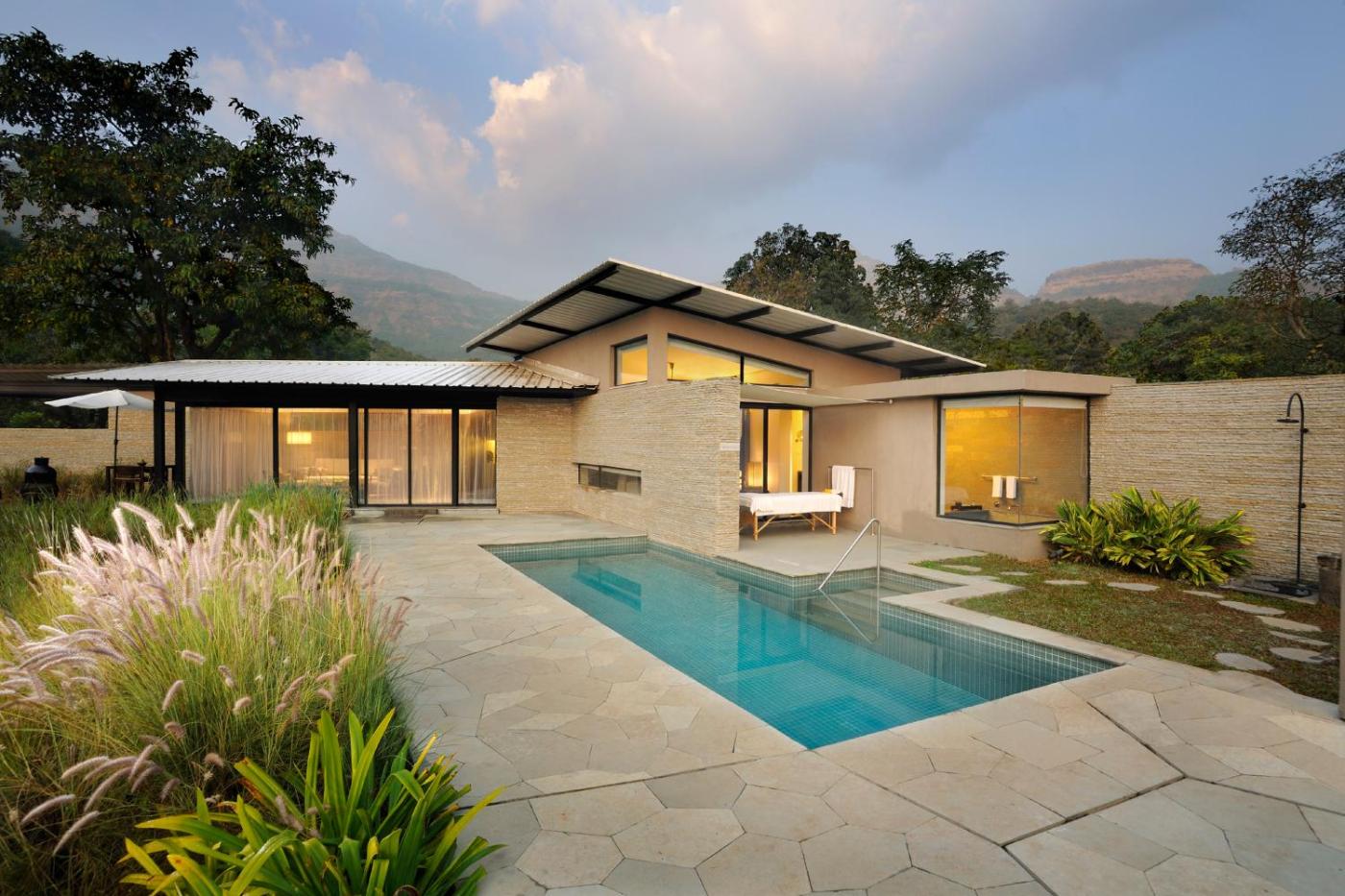 Hotel with private pool - Dharana at Shillim-A Luxury Wellness Retreat