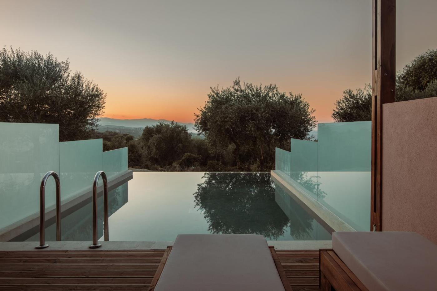 Hotel with private pool - Elegance Luxury Executive Suites - Adults Only