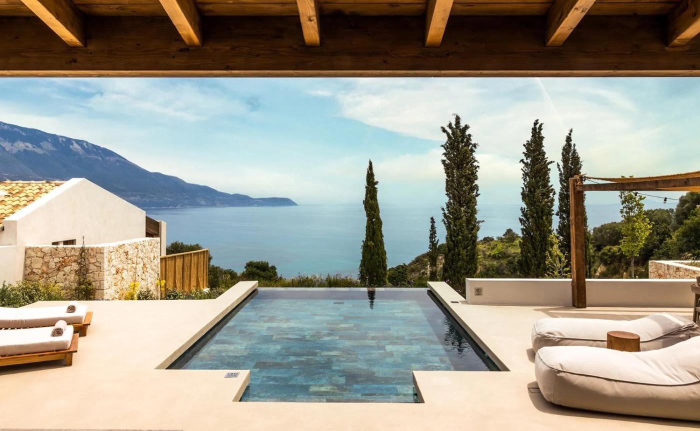Hotel with private pool - Eliamos Villas Hotel & Spa
