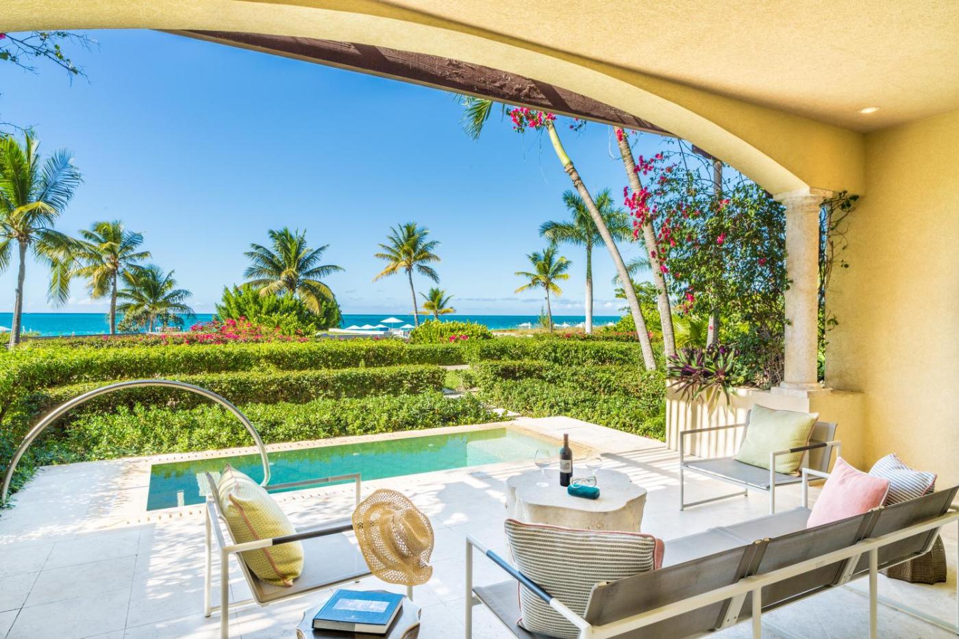 Hotel with private pool - Grace Bay Club