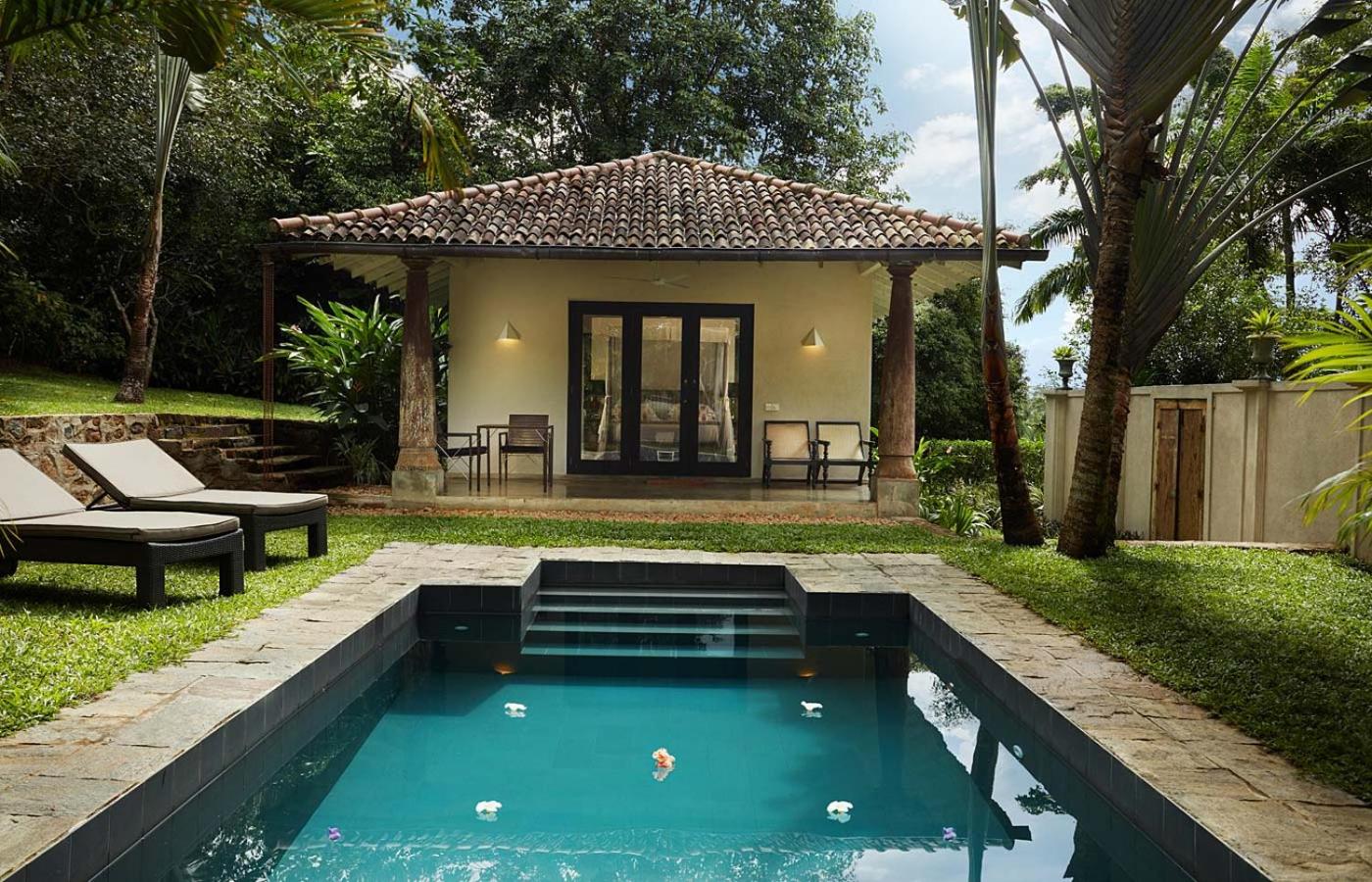 Hotel with private pool - Kahanda Kanda