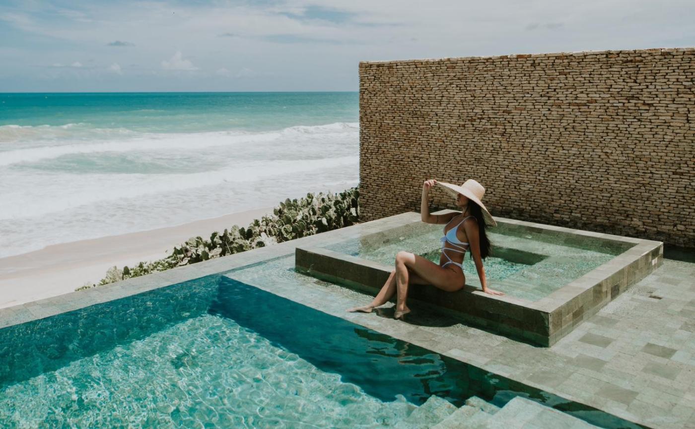Hotel with private pool - Kenoa Exclusive Beach Spa & Resort