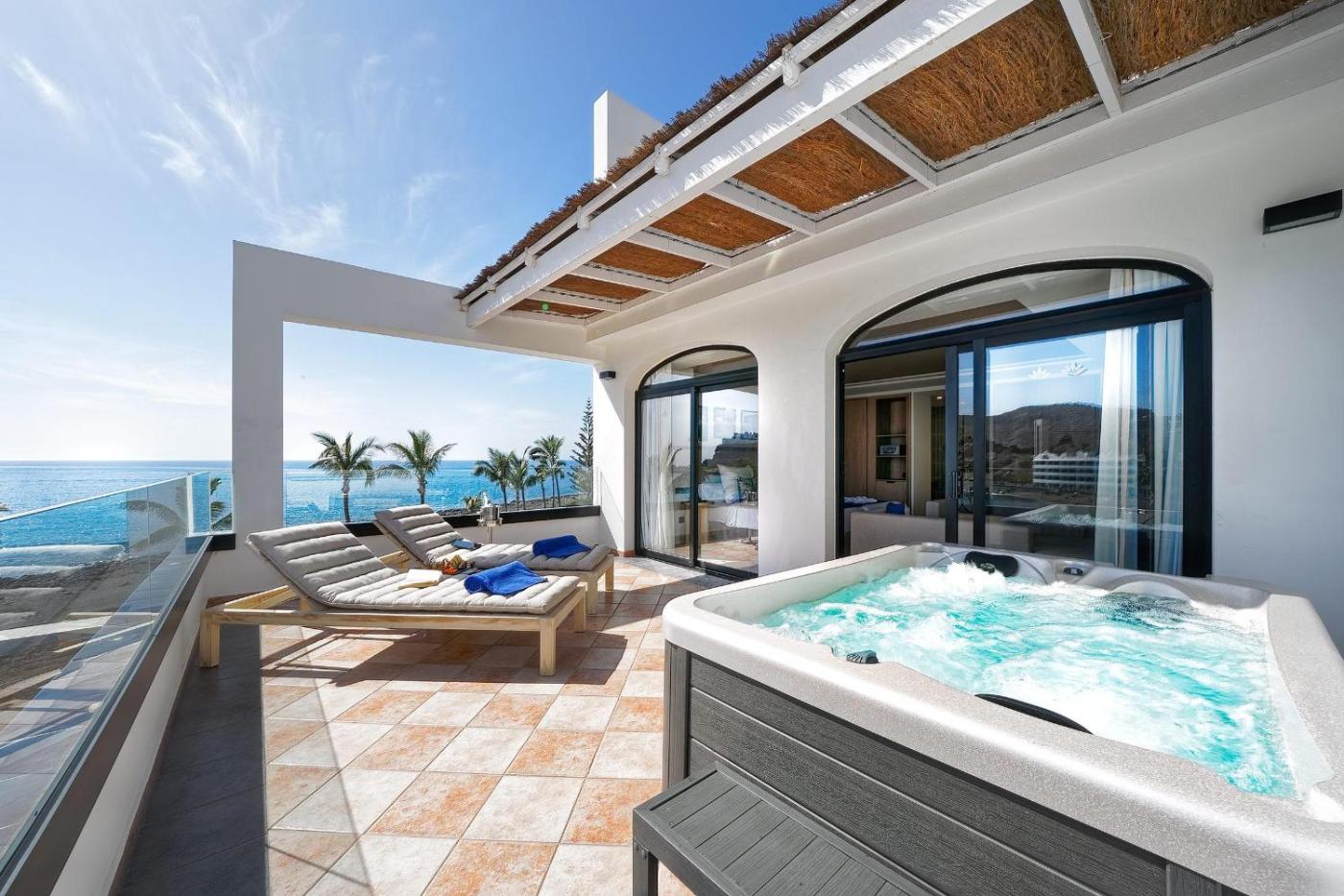 Hotel with private pool - Labranda Costa Mogan
