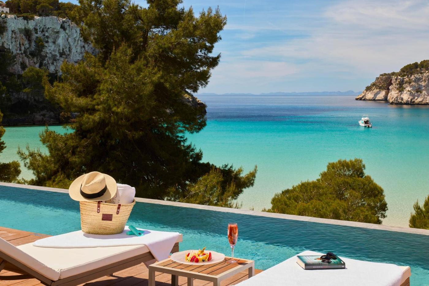 Hotel with private pool - Meliá Cala Galdana