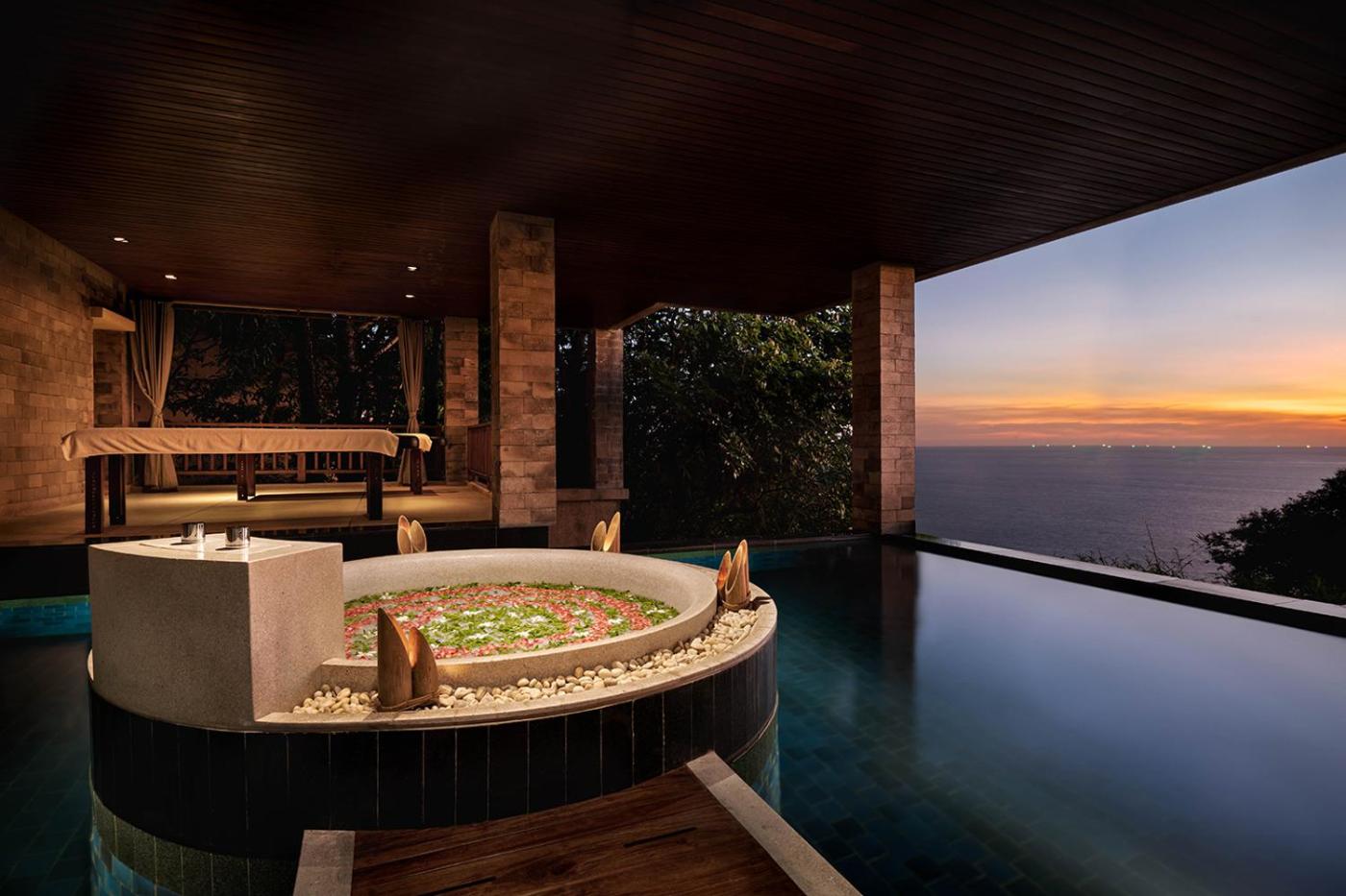 Hotel with private pool - Paresa Resort Phuket