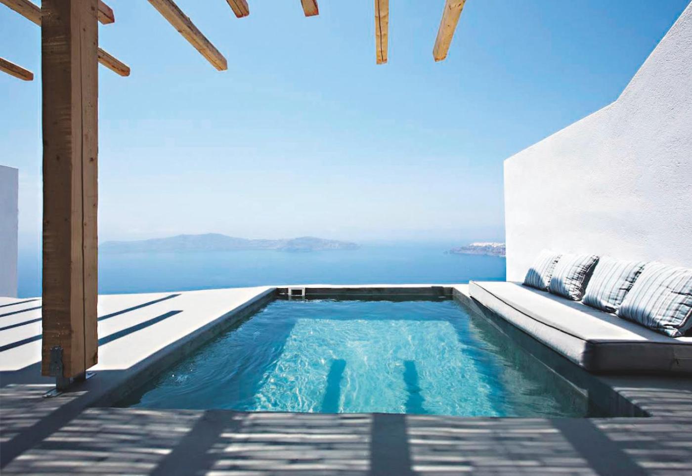 Hotel with private pool - Remezzo Villas