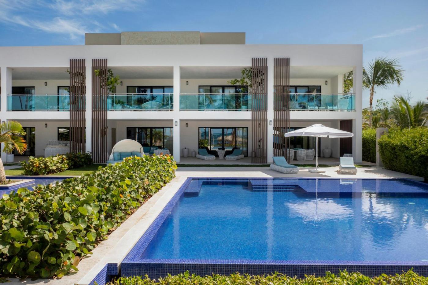 Hotel with private pool - Serenade Punta Cana Beach & Spa Resort