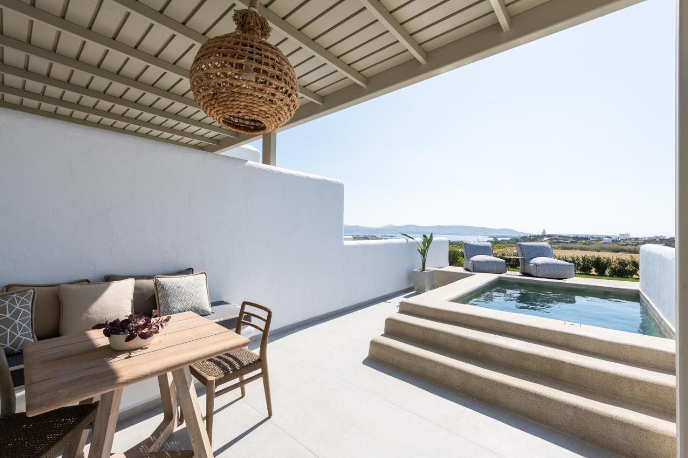 Hotel with private pool - Sersi Paros Villas & Suites