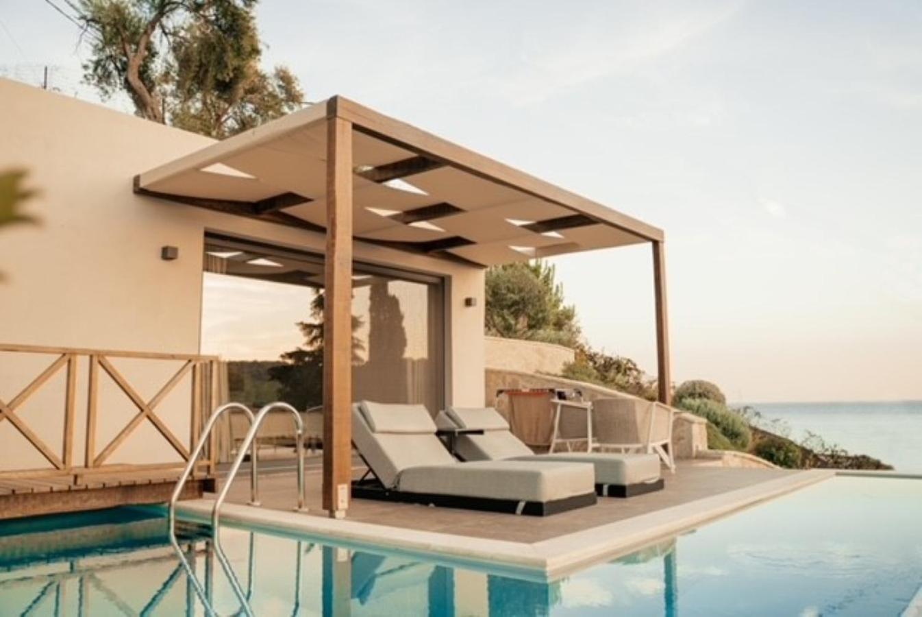 Hotel with private pool - Somnus Suites Parga