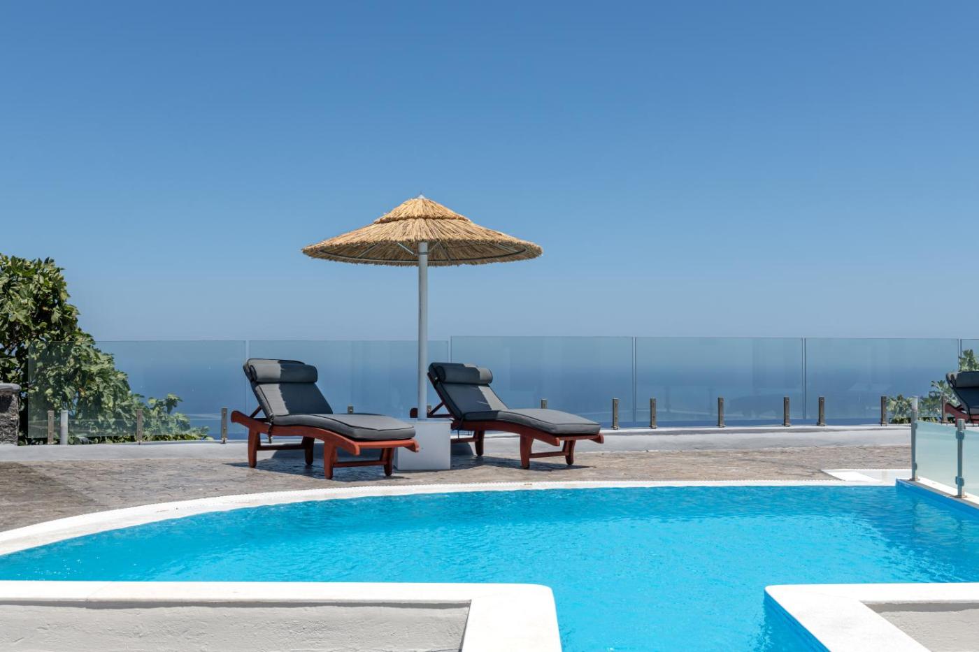 Hotel with private pool - Splendour Resort