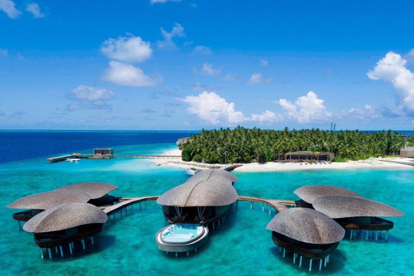 Hotel with private pool - The St. Regis Maldives Vommuli Resort