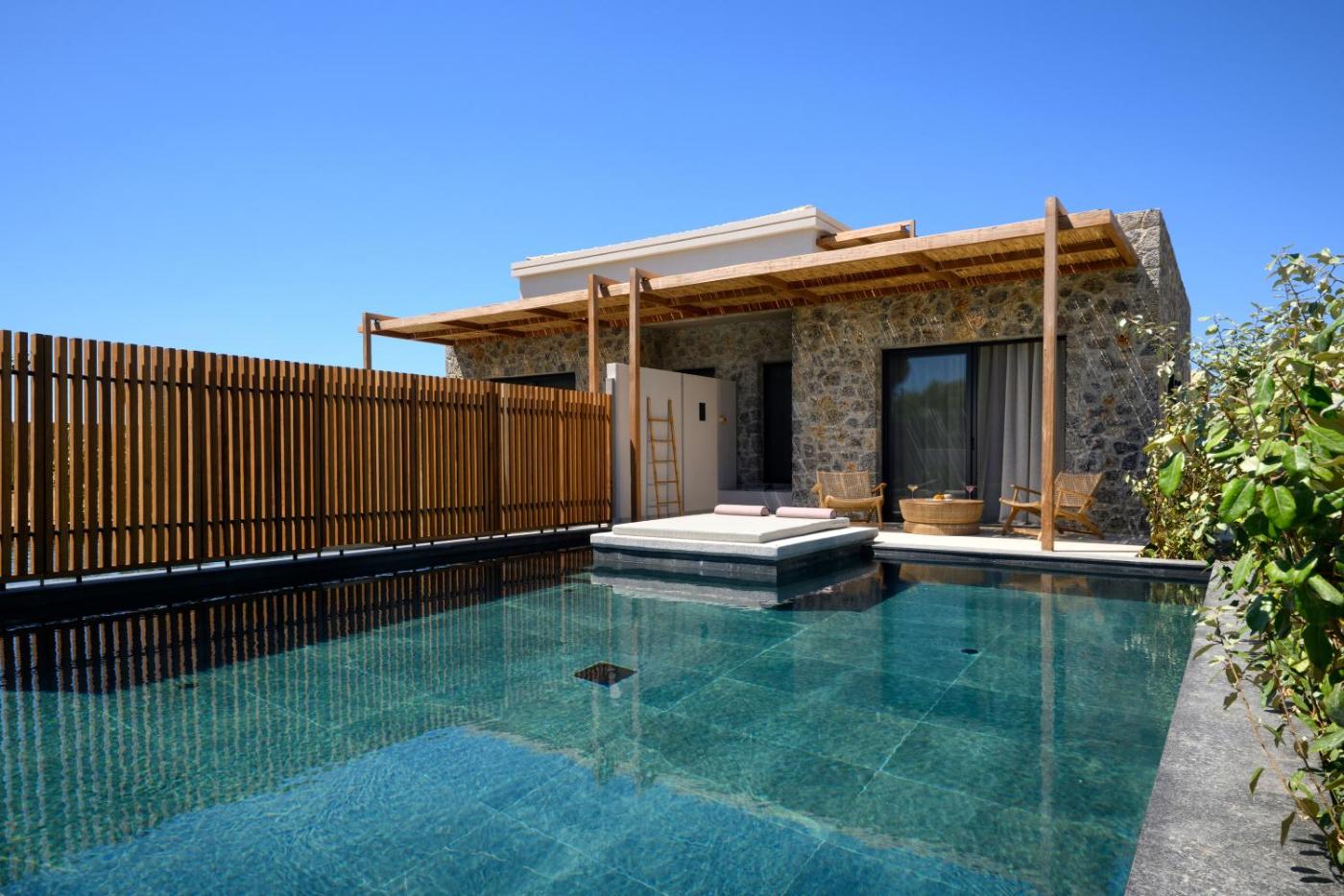 Hotel with private pool - Unda