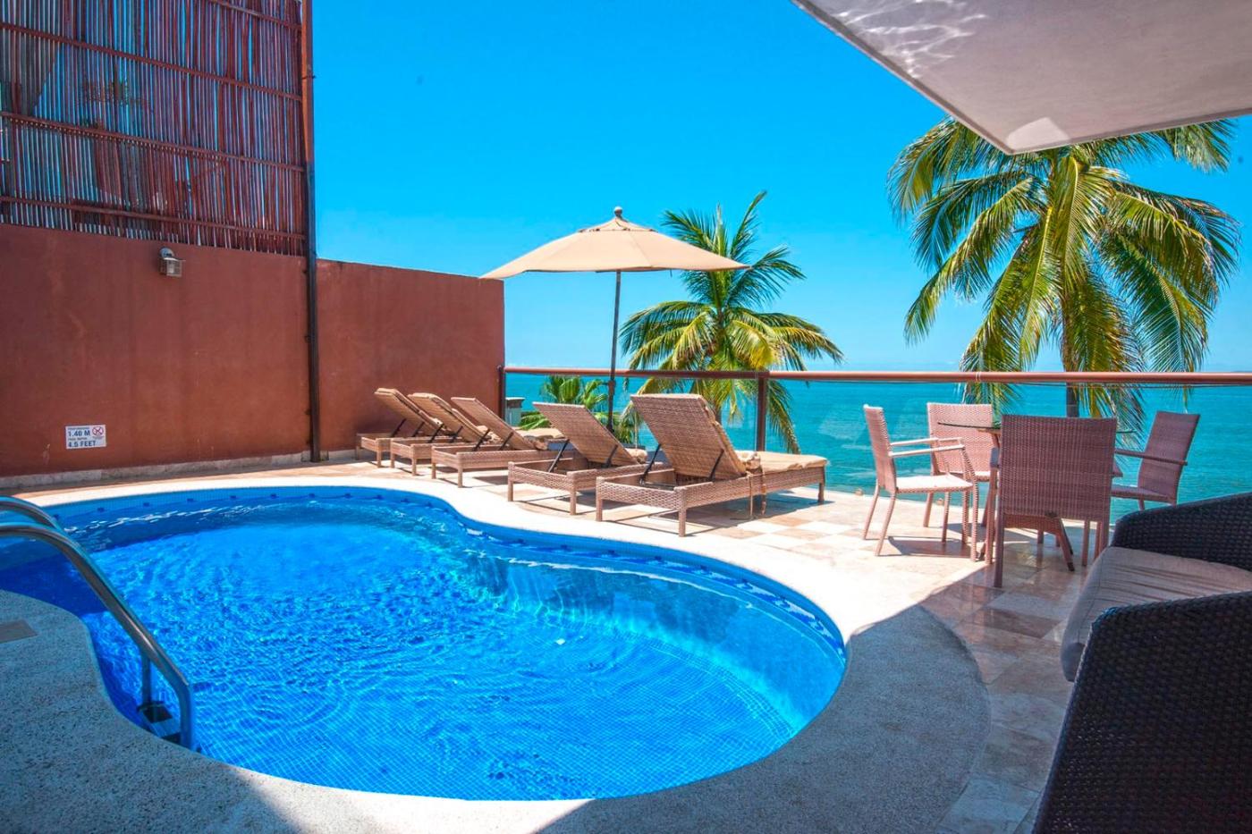 Hotel with private pool - Vallarta Shores Beach Hotel