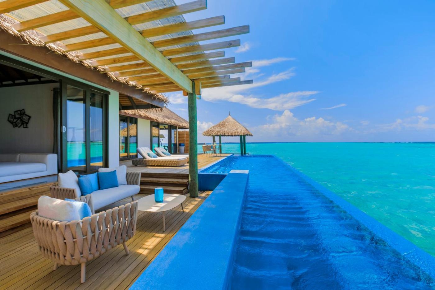 Hotel with private pool - Velassaru Maldives