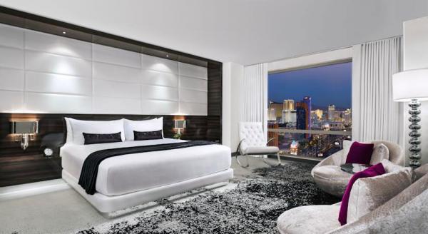 Luxury Hotel With Private Pool Suites Palms Casino