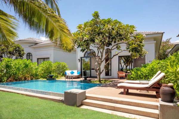 Hotel with private pool - Meliá Vinpearl Cam Ranh Beach Resort