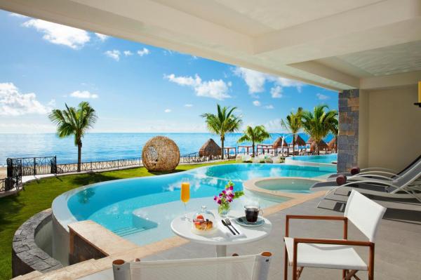 Hotel with private pool - Dreams Natura Resort & Spa - All Inclusive