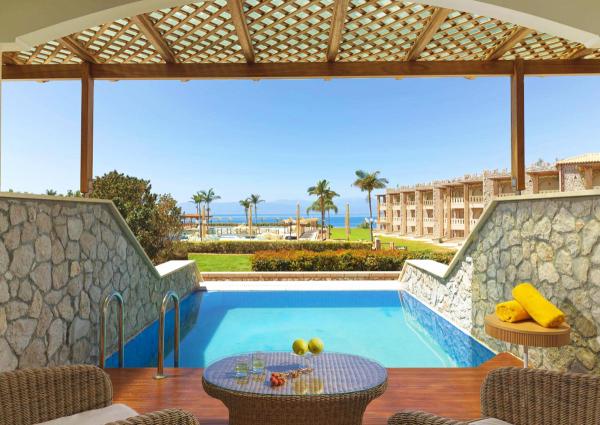 Hotel with private pool - SEAFOS Luxury Resort & Spa