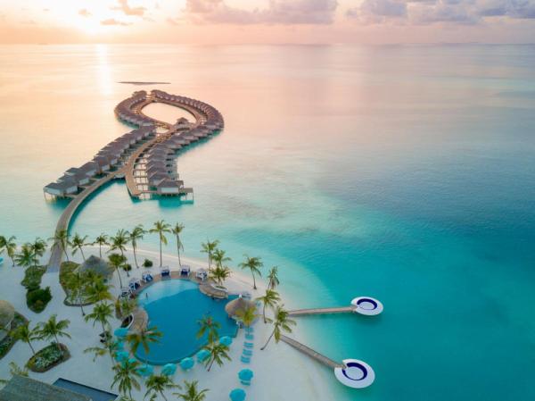 Hotel with private pool - Kandima Maldives