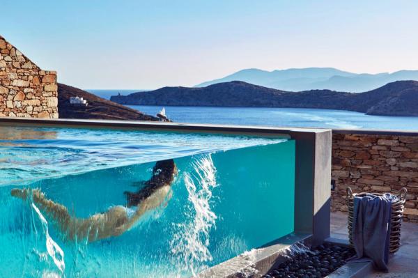 Hotel with private pool - Liostasi