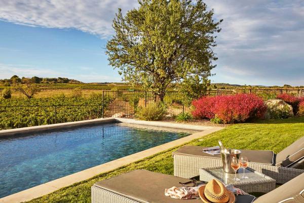 Hotel with private pool - Château St Pierre de Serjac