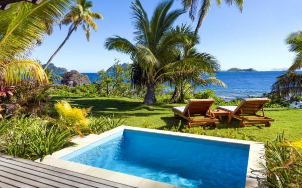 Hotel with private pool - Matamanoa Island Resort