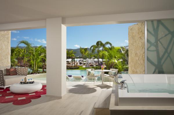 Hotel with private pool - Breathless Montego Bay