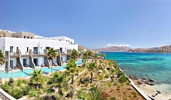 Hotel with private pool - Aeonic Suites and Spa