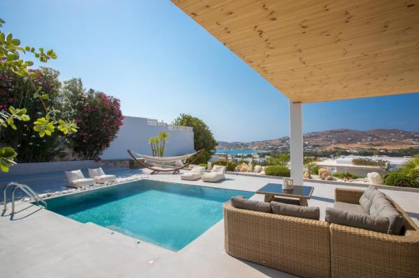 Hotel with private pool - Paros Palace