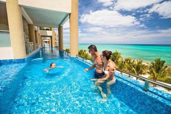 Hotel with private pool - Generations Riviera Maya Family Resort Catamarán