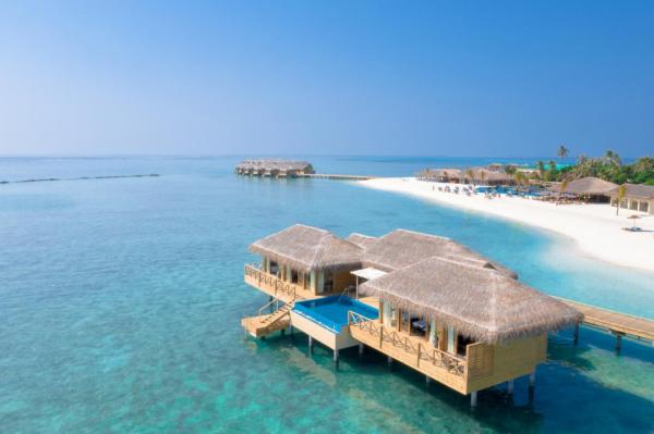 Hotel with private pool - You & Me Maldives