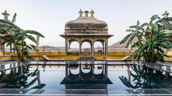 Hotel with private pool - RAAS Devigarh