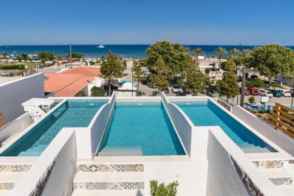 Hotel with private pool - Mylos Luxury Escape