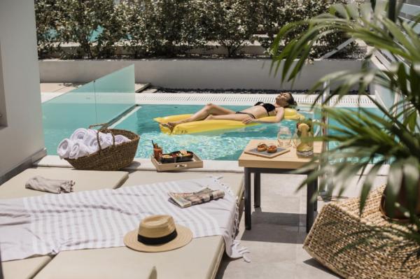 Hotel with private pool - Villa Di Mare Seaside Suites