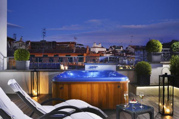 Hotel with private pool - The First Roma Arte