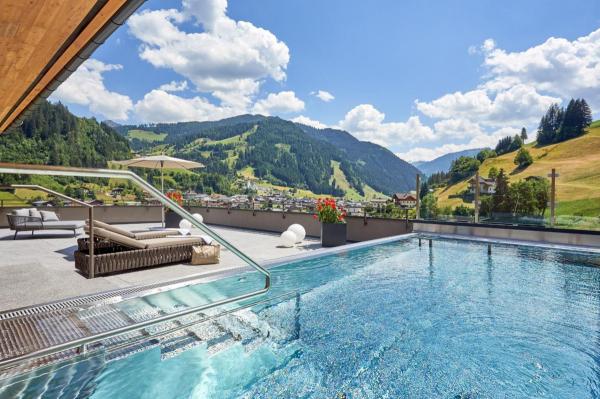 Hotel with private pool - DAS EDELWEISS - Salzburg Mountain Resort