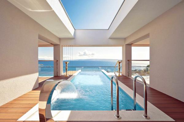 Hotel with private pool - Hotel Villa Harmony
