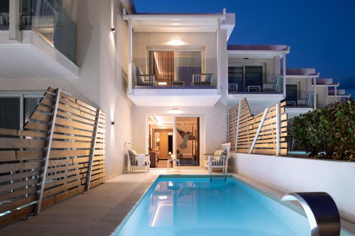 Hotel with private pool - Alexandra Elegance Bridging Generations