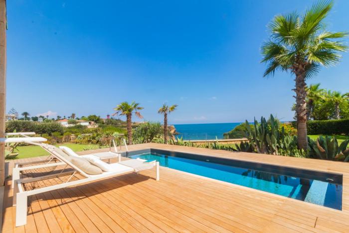 Hotel with private pool - Minareto