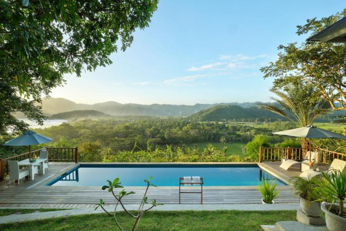 Hotel with private pool - Sempiak Seaside Resort